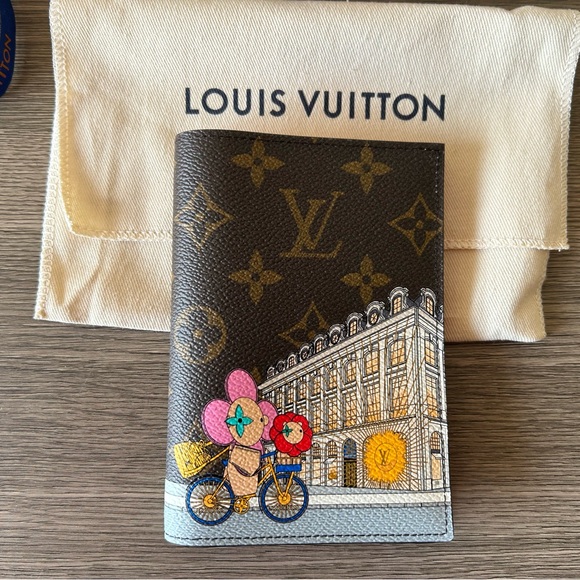 Louis Vuitton Monogram Wallet & Passport Holder LTD ED Vivienne Animation- Paris - Picture 8 of 17